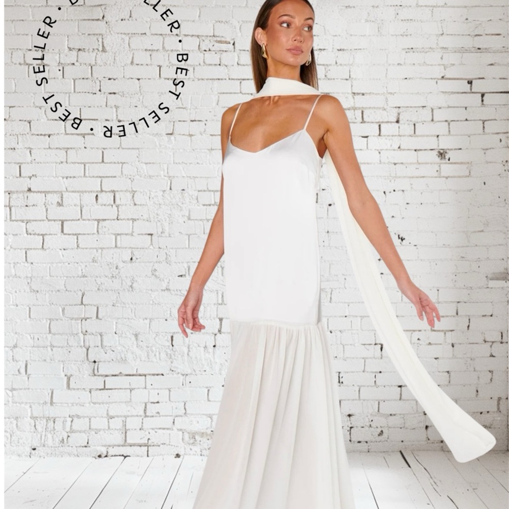 Elegant White Maxi Dress with Scarf